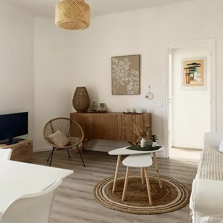 Apartment Pasteur 2 - Agreable T3 Au Centre A Deux Pas Du Et Des Commerces, Avec Decoration Raffinee *